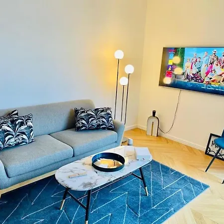 Apartment Luxury 1 Bedroom In Center With Terrace & Parking - 51b